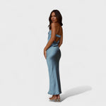 Carmen - Vestido de cetim sem mangas