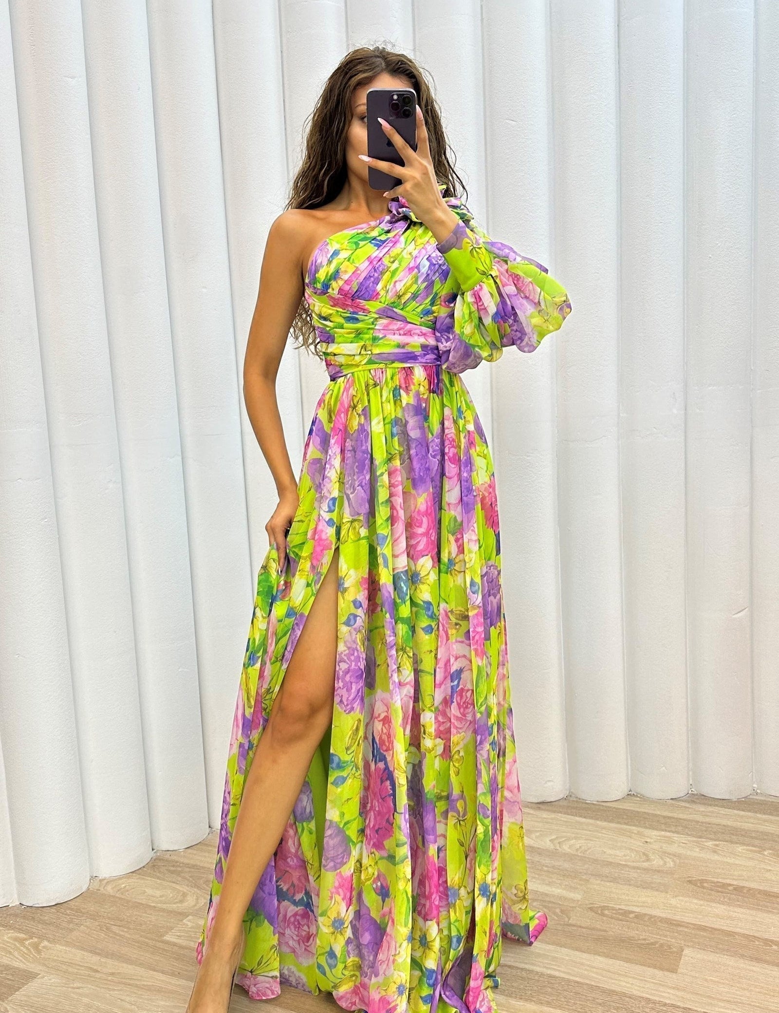 Whitney - Vestido Elegante e Fluido