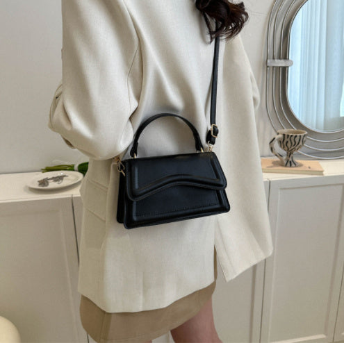 Lúcia™ | Sac Belvoir mini | Elegante e compacto, este sacola é perfeito para qualquer ocasião.