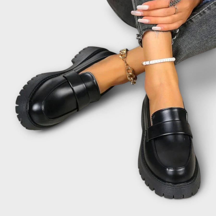 Mocassins Femininos com Design Ortopédico e Saltos em Cetim