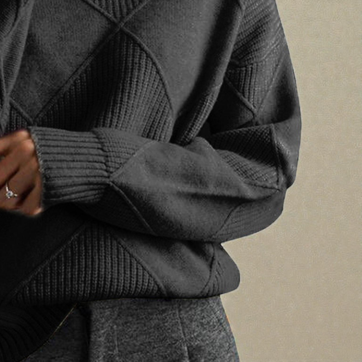 Sofia™ | Pulôver de Gola Alta Geométrico - Um elegante pulôver com design geométrico, perfeito para adicionar um toque moderno ao seu guarda-roupa.