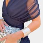 Luana - Vestido elegante com decote em V