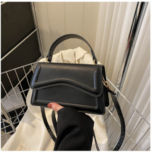 Lúcia™ | Sac Belvoir mini | Elegante e compacto, este sacola é perfeito para qualquer ocasião.