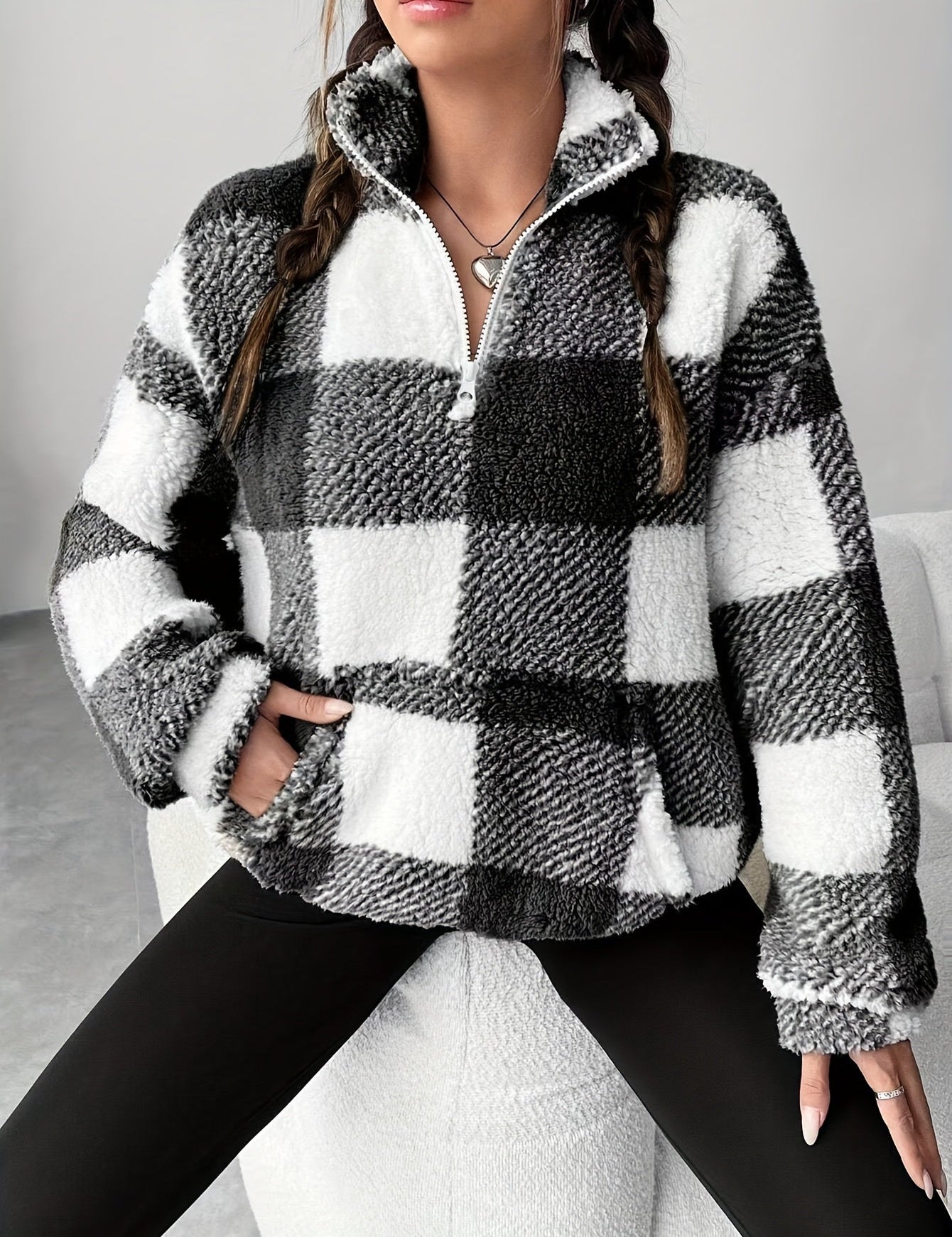 Sweat Xadrez Plush com Gola Alta
