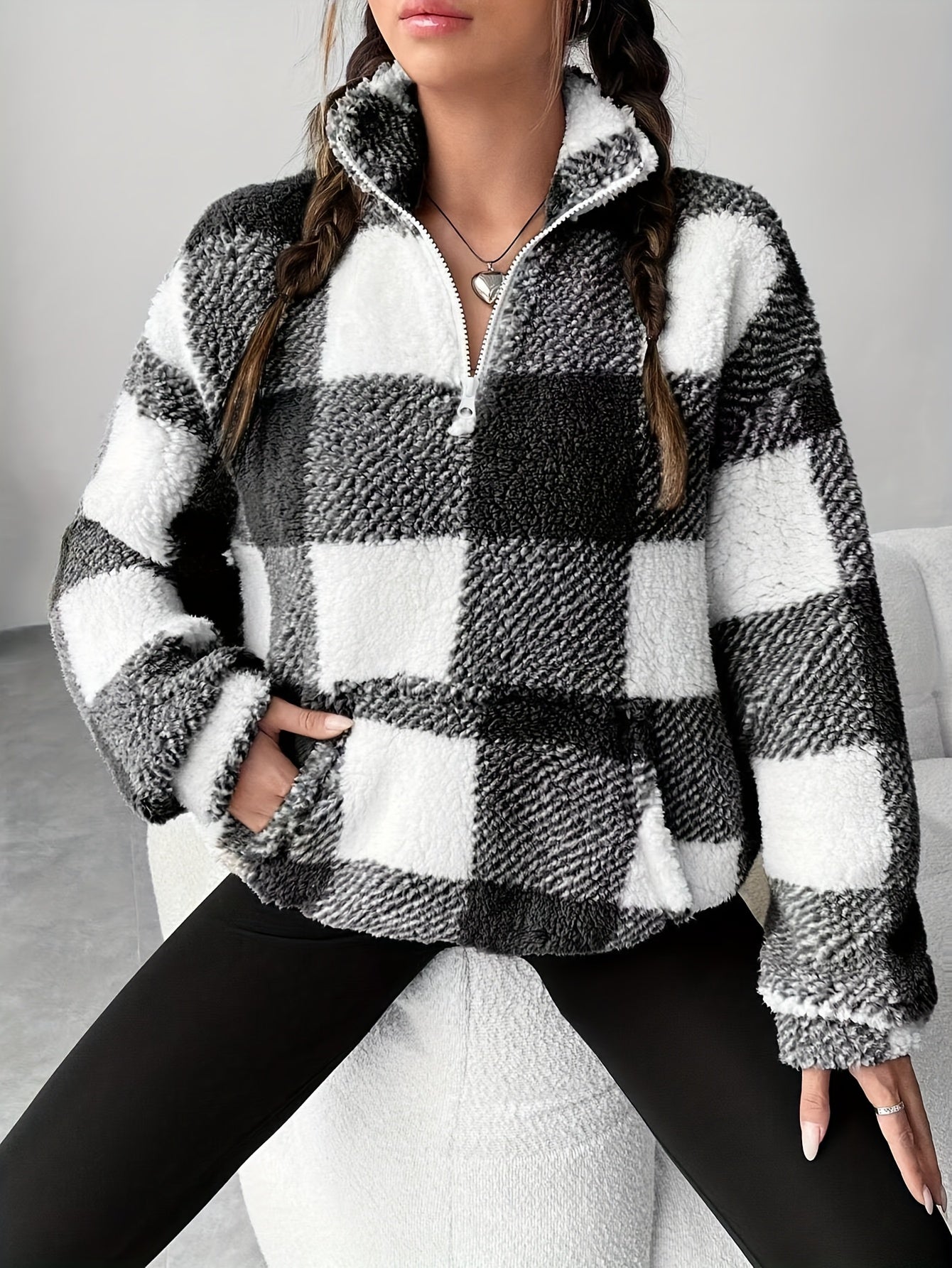 Sweat Xadrez Plush com Gola Alta
