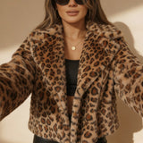 Casaco Peludo Leopard Chic Feminino