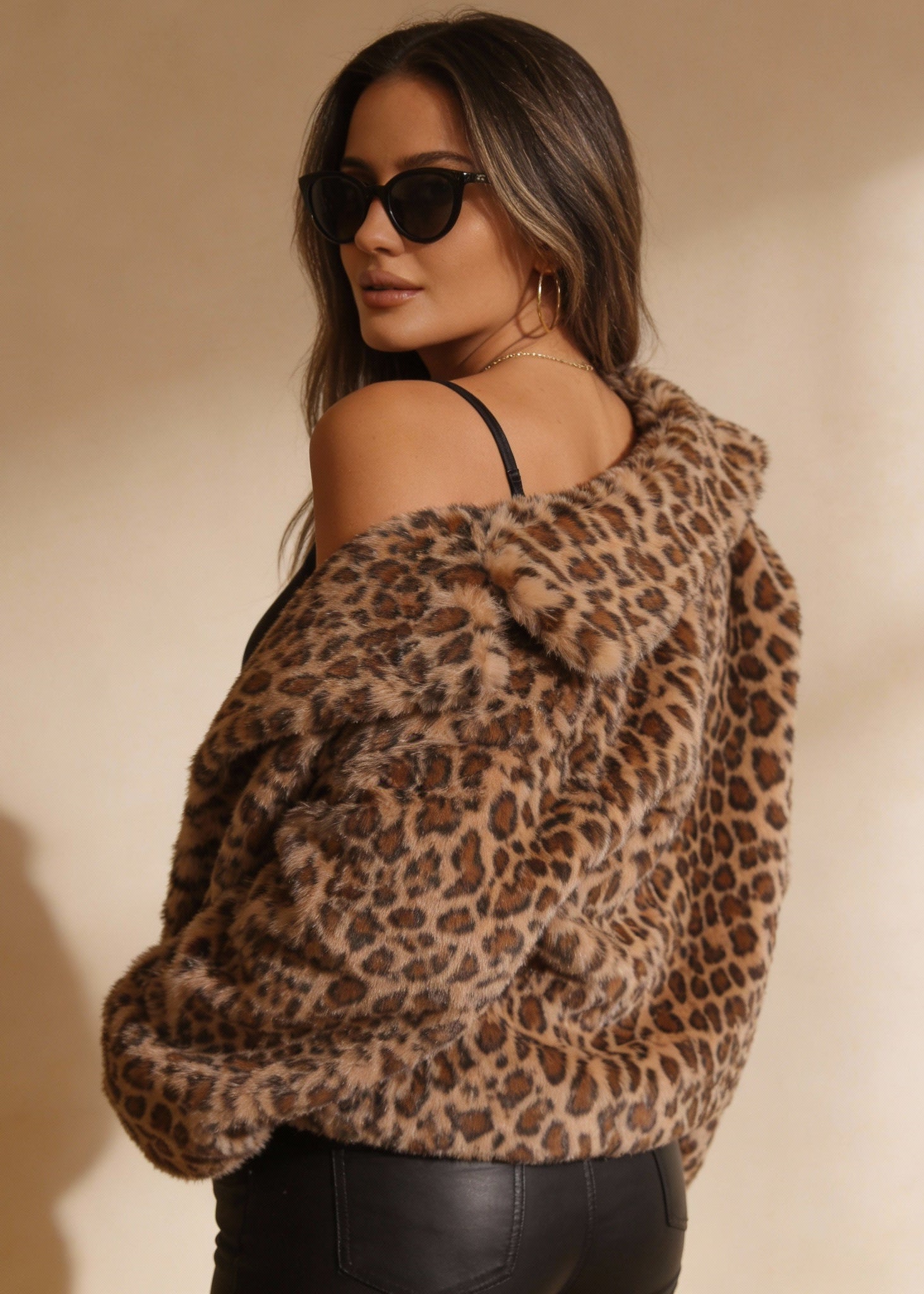 Casaco Peludo Leopard Chic Feminino