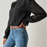 Blusa Preta Elegante com Mangas Longas em Tule e Detalhes Plissados