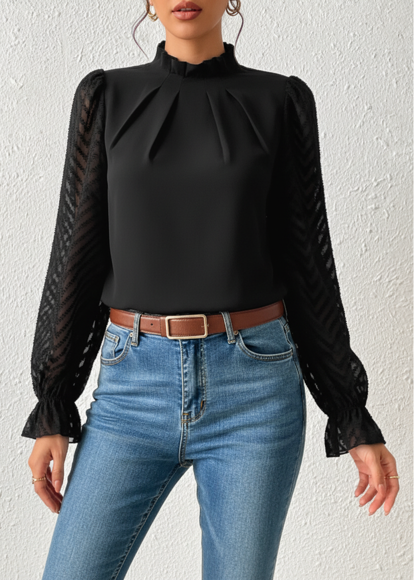 Blusa Preta Elegante com Mangas Longas em Tule e Detalhes Plissados
