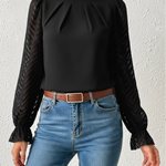 Blusa Preta Elegante com Mangas Longas em Tule e Detalhes Plissados