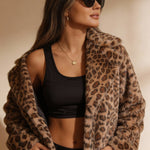 Casaco Peludo Leopard Chic Feminino