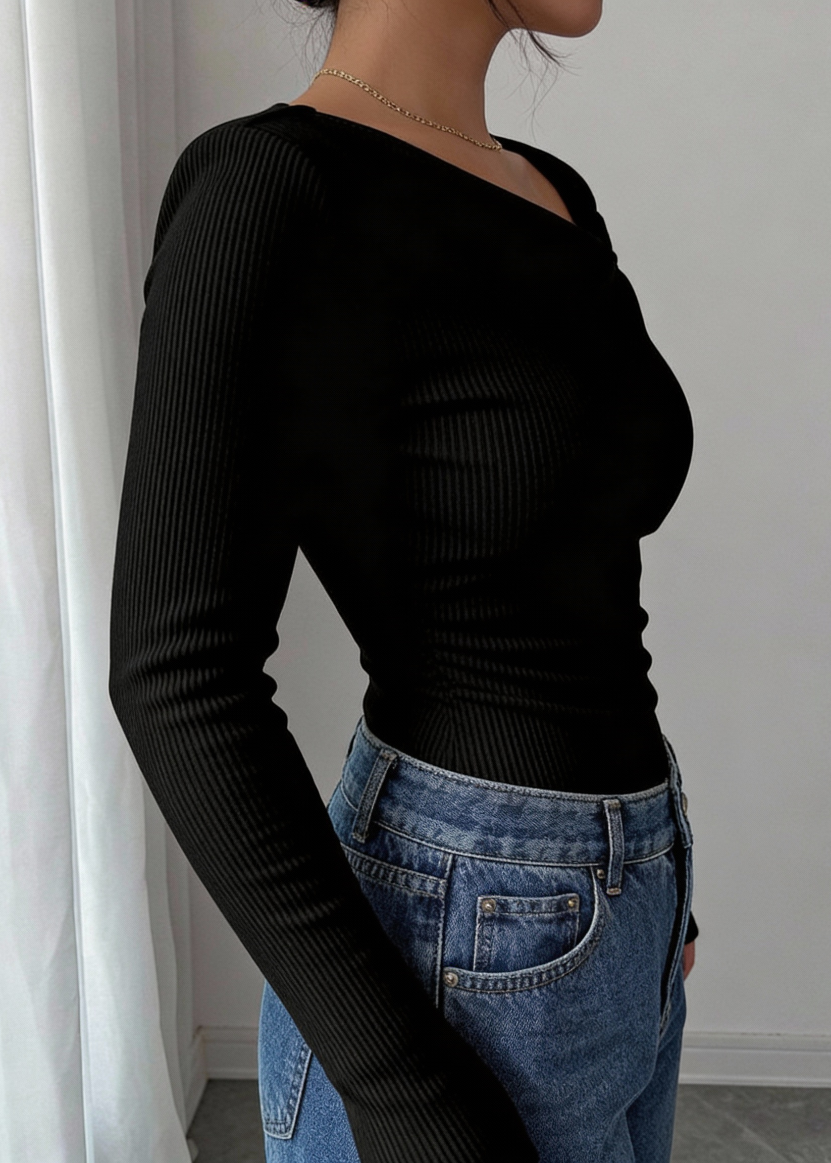 Blusa Cropped de Malha Texturizada com Decote Assimétrico