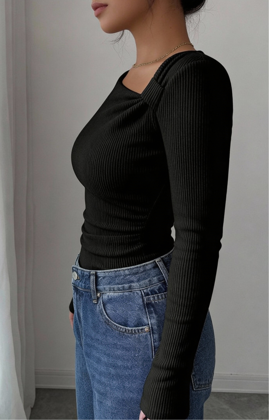 Blusa Cropped de Malha Texturizada com Decote Assimétrico