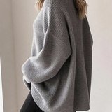 Suéter Oversized Cinza com Gola Alta e Manga Longa