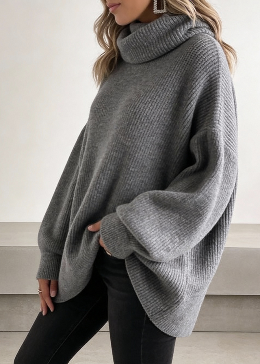 Suéter Oversized Cinza com Gola Alta e Manga Longa
