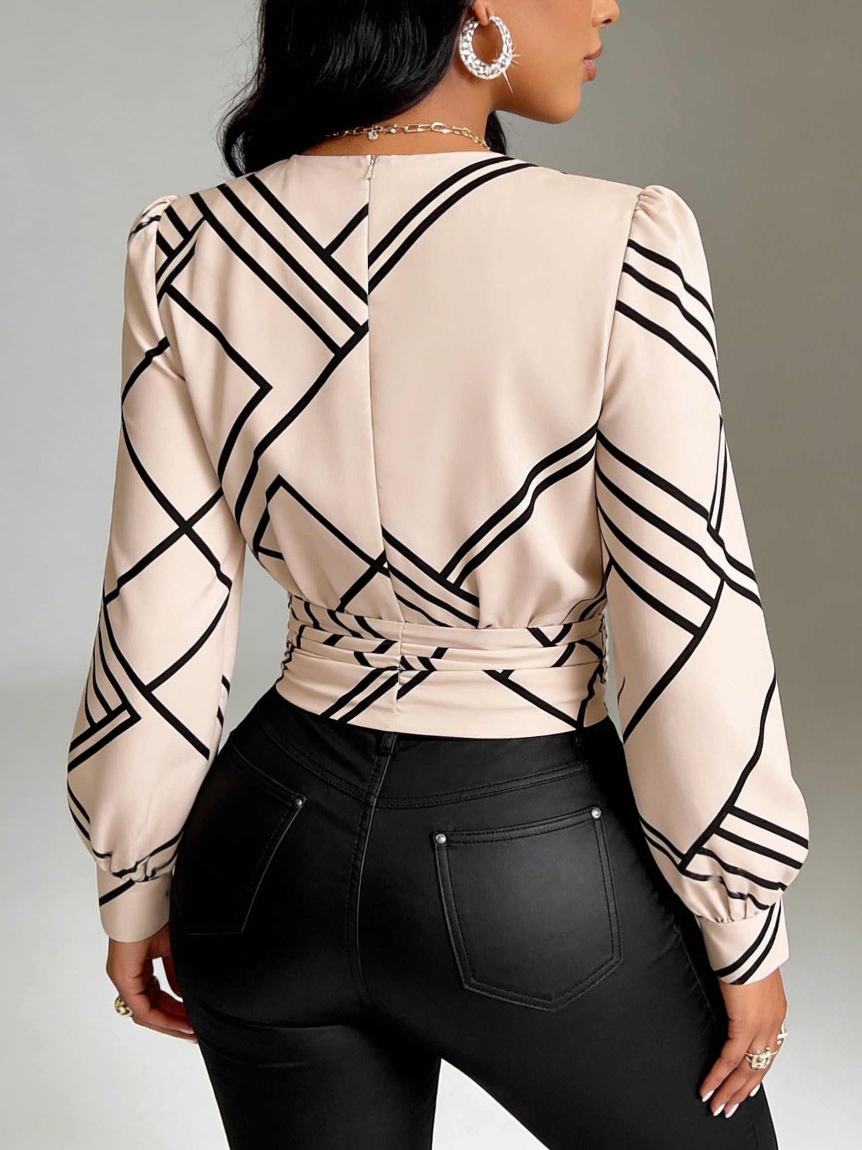 Blusa Transpassada de Estilo Elite