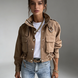 Casaco Utility Moderno com Bolsos Frontais