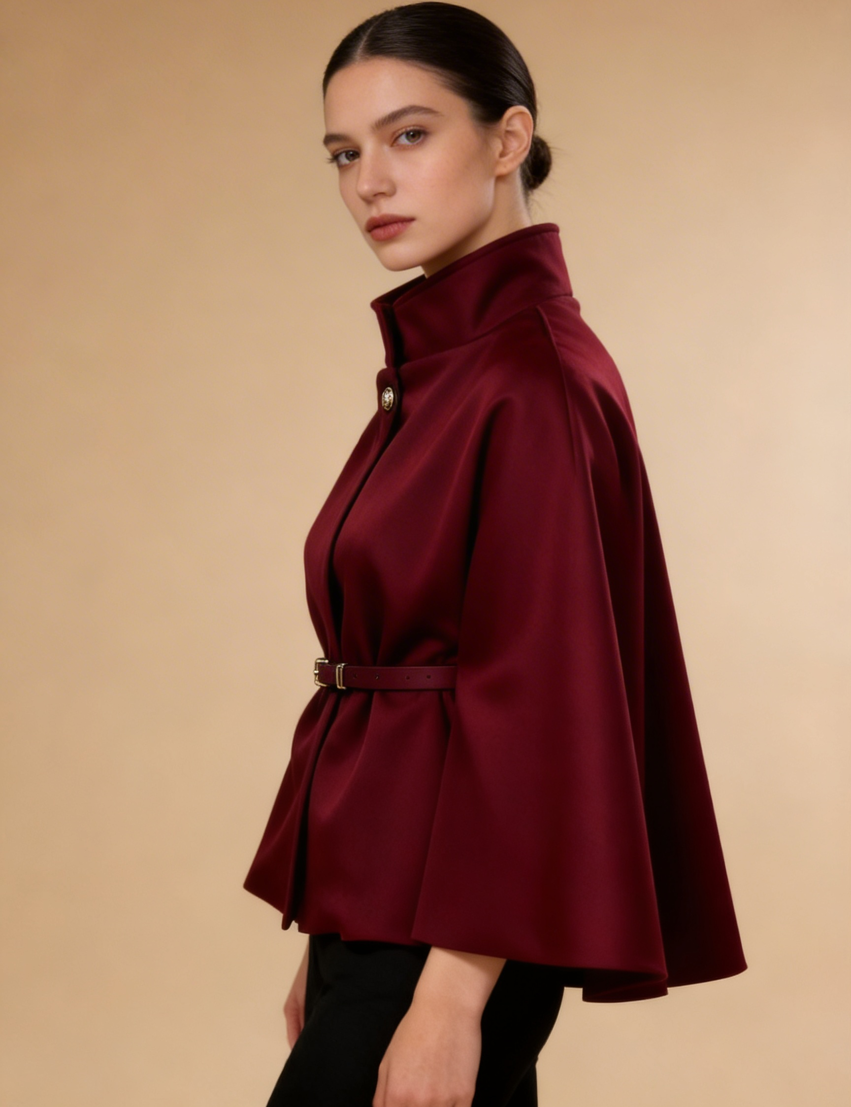 Capa Elegante com Cinto Ajustável