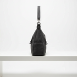 Mala Hobo Casual com Fechos Funcionais
