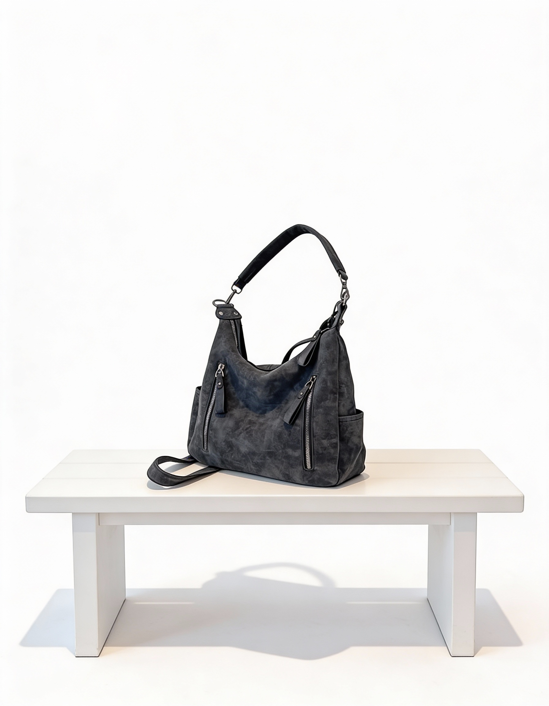 Mala Hobo Casual com Fechos Funcionais