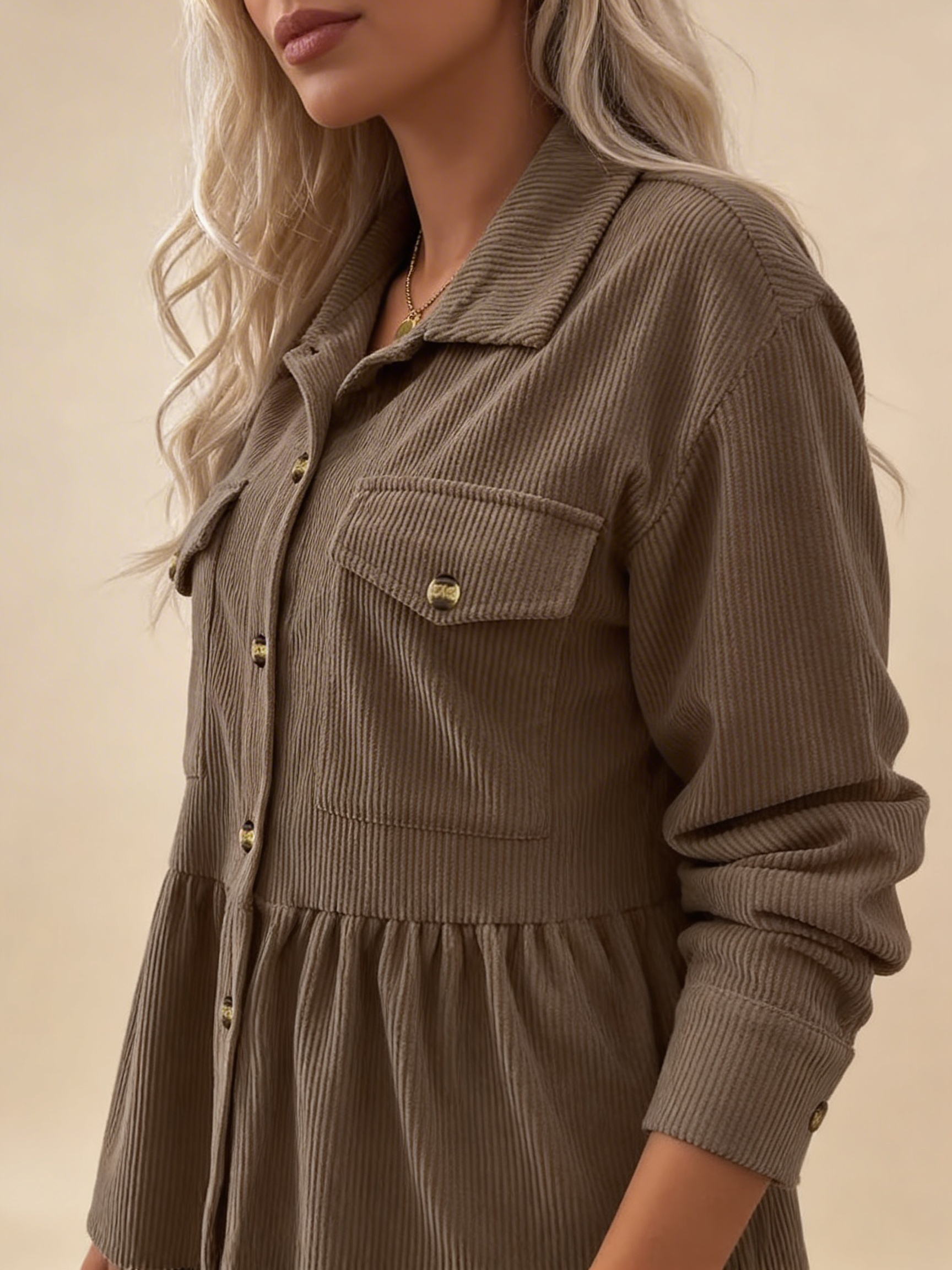 Camisa Texturizada com Bolsos Frontais