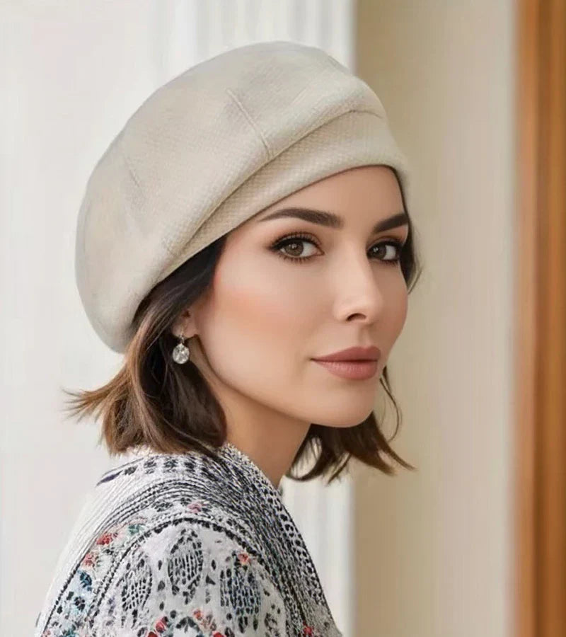 Clara | Conjunto de béret parisiense: a elegância intemporal que complementa qualquer look.