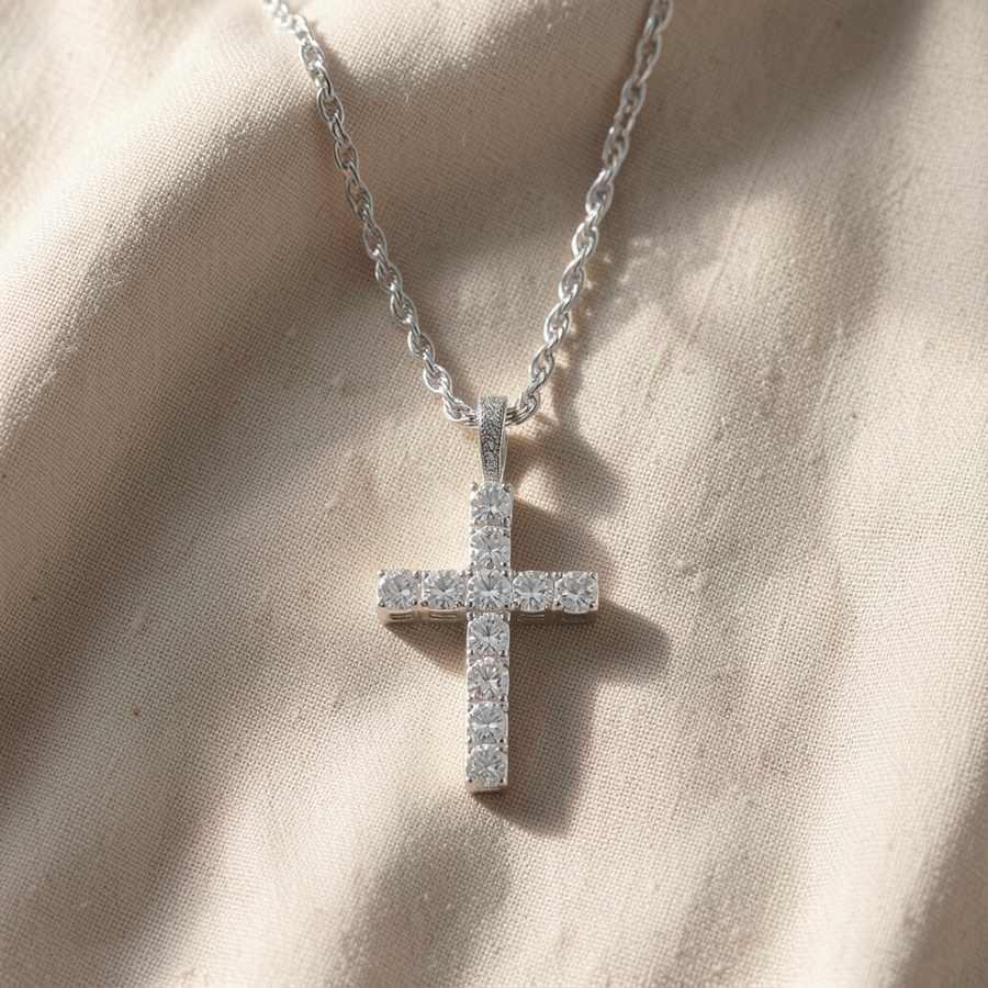 Colar de Cruz Moissanite