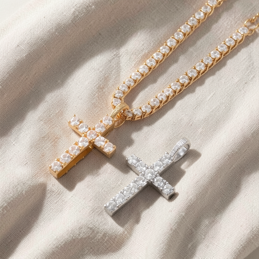 Colar de Cruz Moissanite