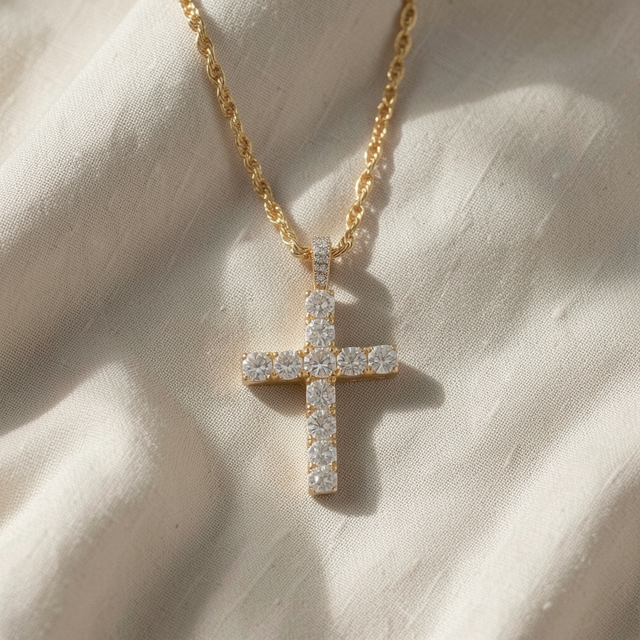 Colar de Cruz Moissanite